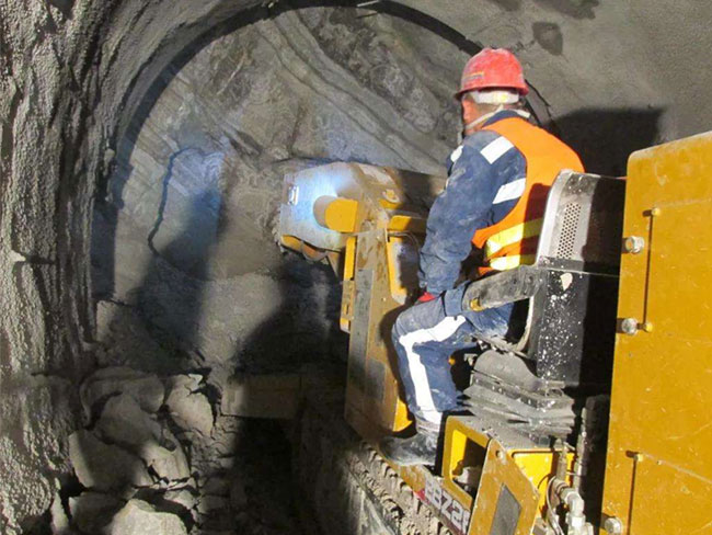 隧道開挖使用哪種設備好,巖石隧道掘進機最佳掘進機械